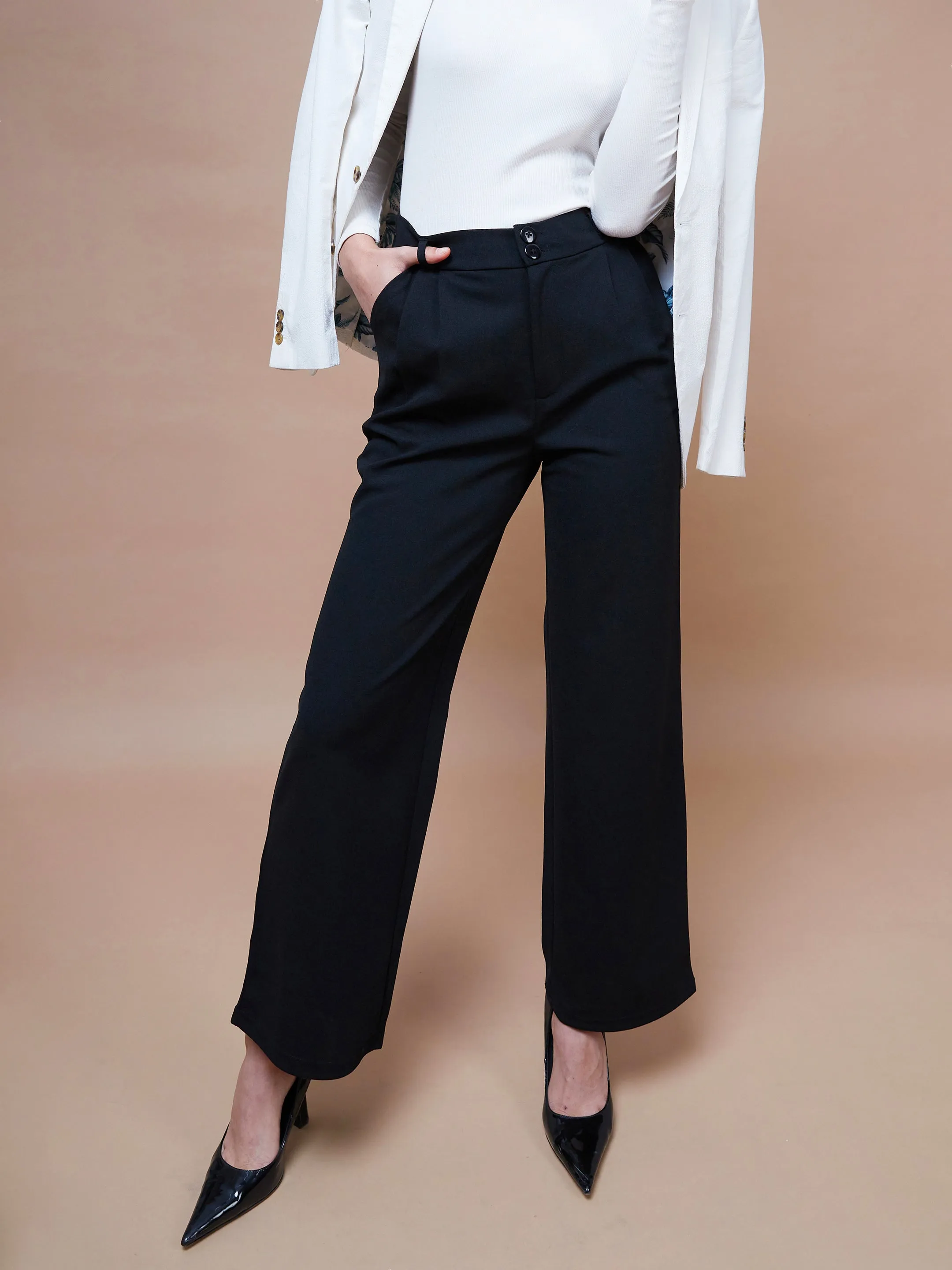 Women Black Pleated Straight Stretchable Pants